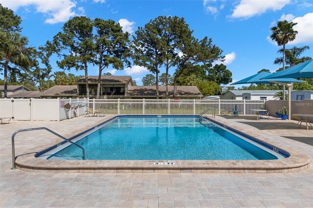 2131 Ridge Rd S Unit 76, Largo, FL 33778 - community pool with a patio area