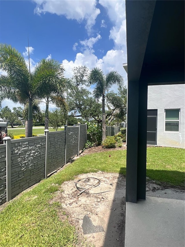 4444 Aqua Mirage St, Sarasota, FL 34238 - view of yard