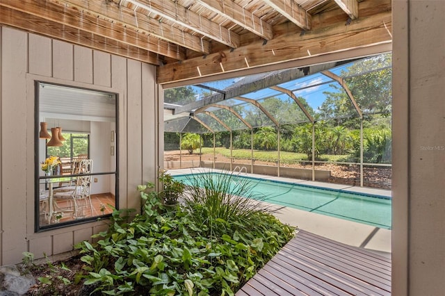3133 Harvest Moon Dr, Palm Harbor, FL 34683 - swimming pool with a lanai