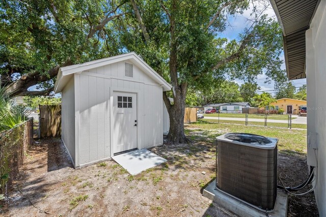 6816 S Hesperides St, Tampa, FL 33616 - photo 27