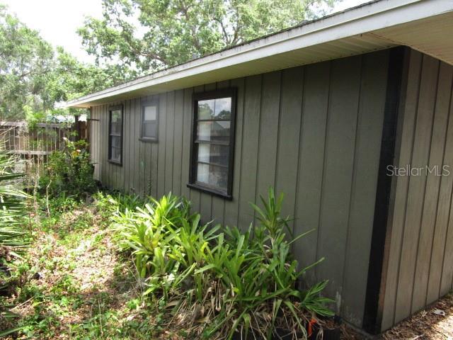 5190 Starling Dr, Mulberry, FL 33860 - view of side of home