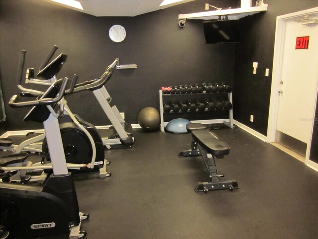 2616 Cove Cay Dr Unit 104, Clearwater, FL 33760 - gym with baseboards