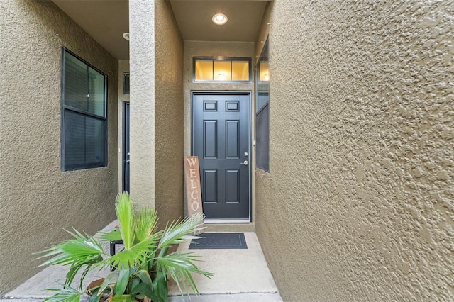 5153 Bay Isle Cir, Clearwater, FL 33760 - entrance to property featuring stucco siding