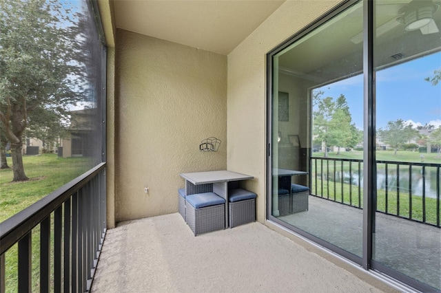5153 Bay Isle Cir, Clearwater, FL 33760 - balcony featuring a water view