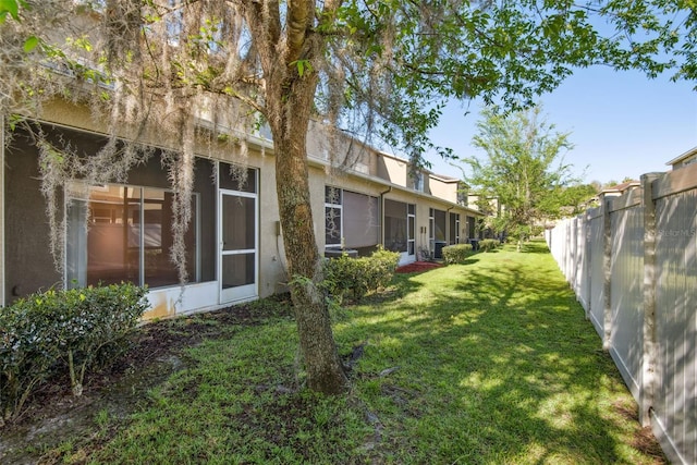 31215 Flannery Ct, Wesley Chapel, FL 33543 - view of yard featuring a sunroom
