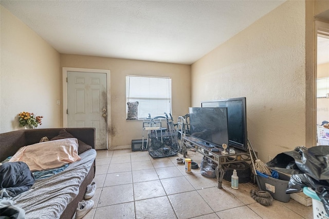 1799 Russell St S, Saint Petersburg, FL 33712 - tiled living room featuring a textured wall