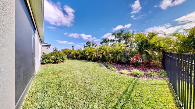 5645 Del Coronado Dr, Apollo Beach, FL 33572 - view of yard