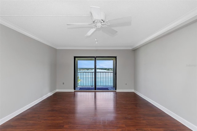 7300 Sun Island Dr S Unit 1505, South Pasadena, FL 33707 - unfurnished room with crown molding, wood finished floors, and a ceiling fan