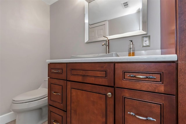 7300 Sun Island Dr S Unit 1505, South Pasadena, FL 33707 - half bath with vanity and toilet