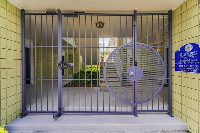 1301 S Howard Ave Unit A22, Tampa, FL 33606 - view of gate