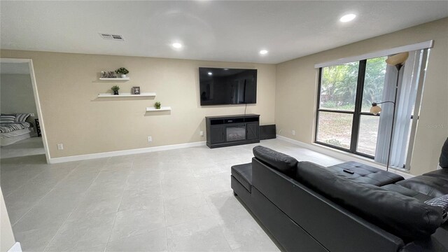 5614 Kenny Dr, Tampa, FL 33617 - photo 34