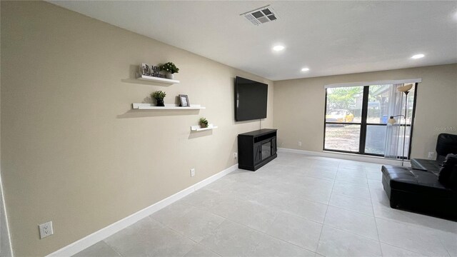 5614 Kenny Dr, Tampa, FL 33617 - photo 35