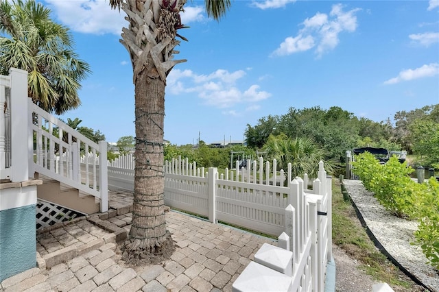 6512 Simone Shores Cir, Apollo Beach, FL 33572 - view of patio / terrace
