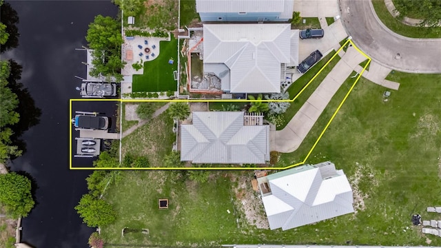 6512 Simone Shores Cir, Apollo Beach, FL 33572 - aerial overview of property's location featuring property parcel outlined and a nearby body of water