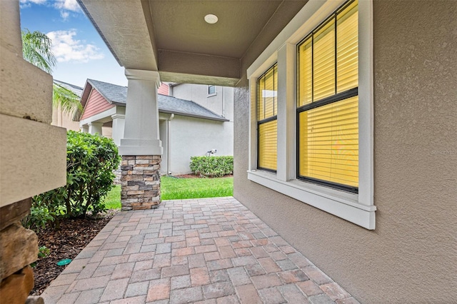 10707 Pegasus Valley Ct, Tampa, FL 33647 - photo 2