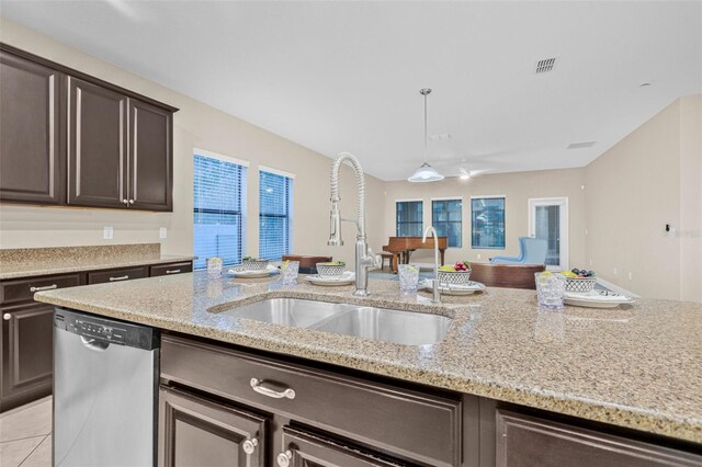10707 Pegasus Valley Ct, Tampa, FL 33647 - photo 7