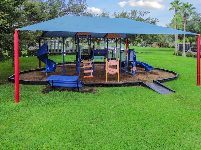 15709 Leatherleaf Ln, Land O Lakes, FL 34638 - community play area featuring a yard