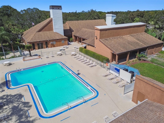 12101 Meadowbrook Ln, Hudson, FL 34667 - community pool with a patio
