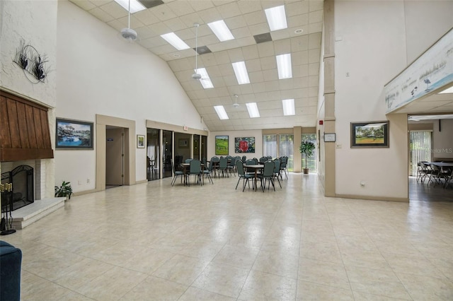 12101 Meadowbrook Ln, Hudson, FL 34667 - common area featuring a high ceiling