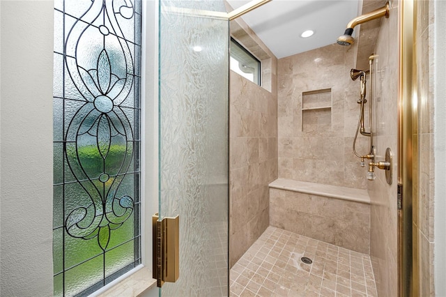 224 Harbor View Ln, Largo, FL 33770 - bathroom featuring tiled shower