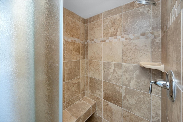 224 Harbor View Ln, Largo, FL 33770 - full bath featuring tiled shower