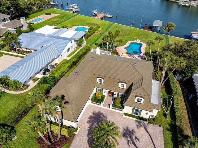 224 Harbor View Ln, Largo, FL 33770 - aerial view of a large body of water and a pool
