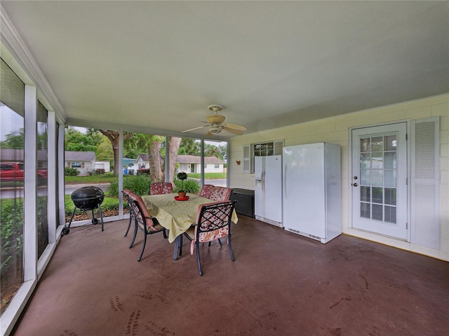 140 Morrow Cir, Brandon, FL 33510 - sunroom with ceiling fan and outdoor dining space