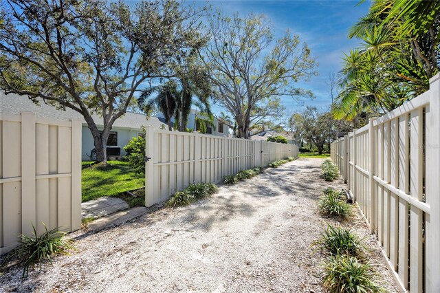 944 San Carlos Ct NE, Saint Petersburg, FL 33702 - photo 41