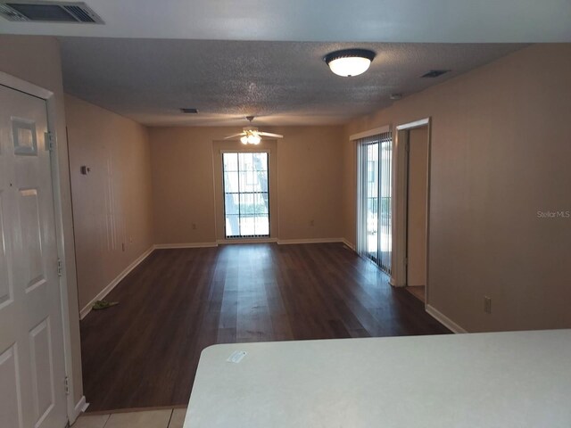 4111 Ashford Green Pl Unit B203, Tampa, FL 33613 - photo 4