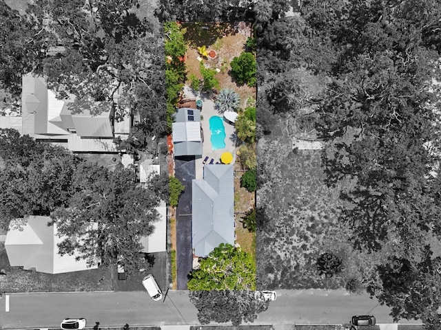 111 29th St W, Bradenton, FL 34205 - drone / aerial view of a pool area
