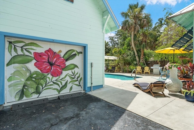 111 29th St W, Bradenton, FL 34205 - view of garage