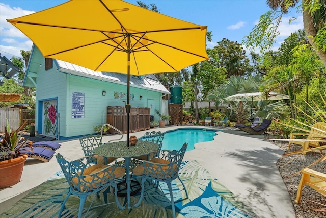 111 29th St W, Bradenton, FL 34205 - view of swimming pool featuring a patio area