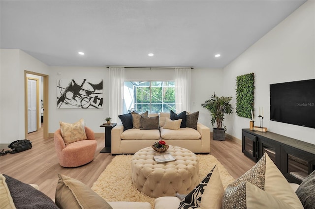 16106 Worlington Pl, Odessa, FL 33556 - living room featuring recessed lighting, wood finished floors, and baseboards
