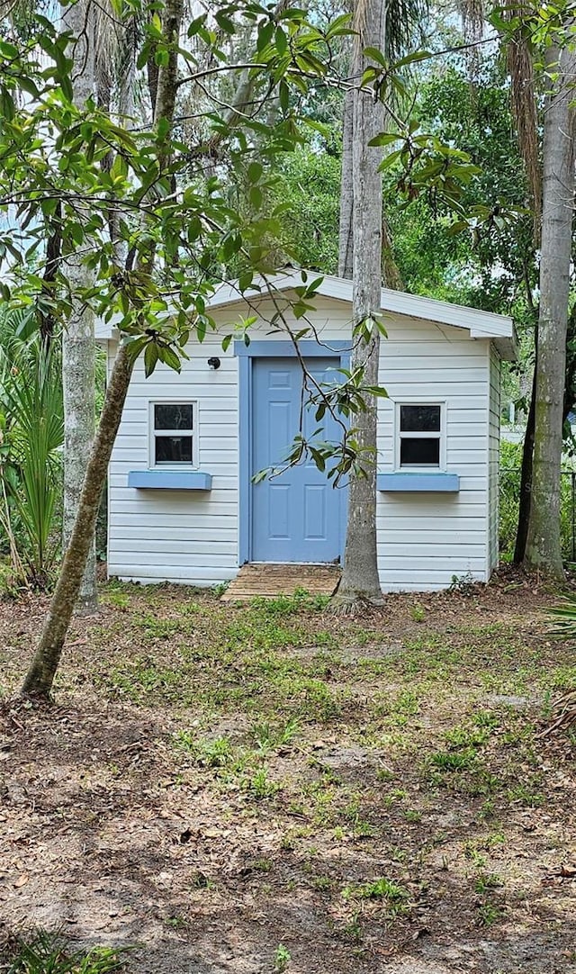 view of outbuilding
