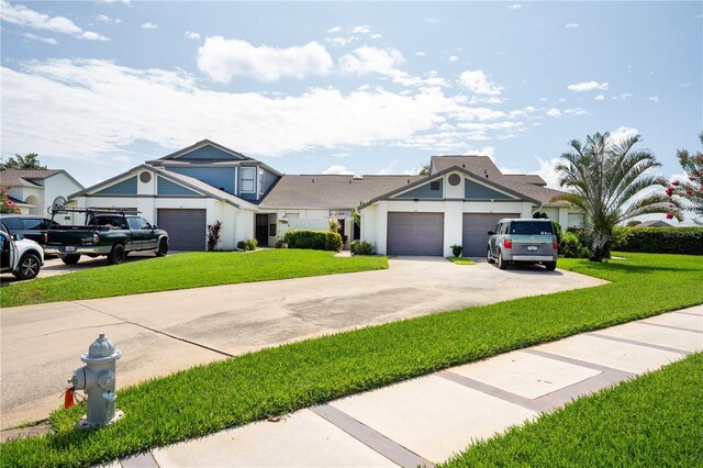 62 Lakepointe Cir, Kissimmee, FL 34743 - photo 1