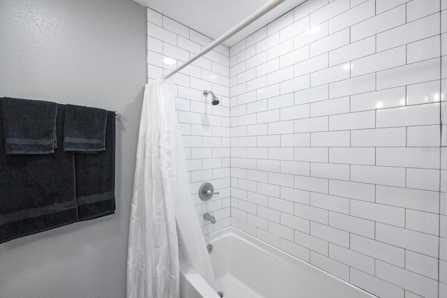 8339 75th Ave, Seminole, FL 33777 - full bathroom with shower / bath combination with curtain