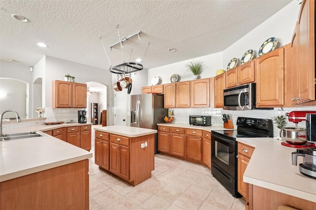 10905 Wildcat Dr, Riverview, FL 33579 - photo 8