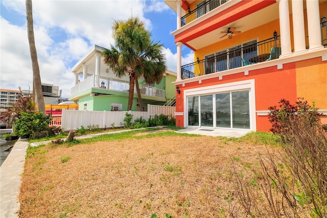 17817 Gulf Blvd Unit A, Saint Petersburg, FL 33708 - back of property with stucco siding