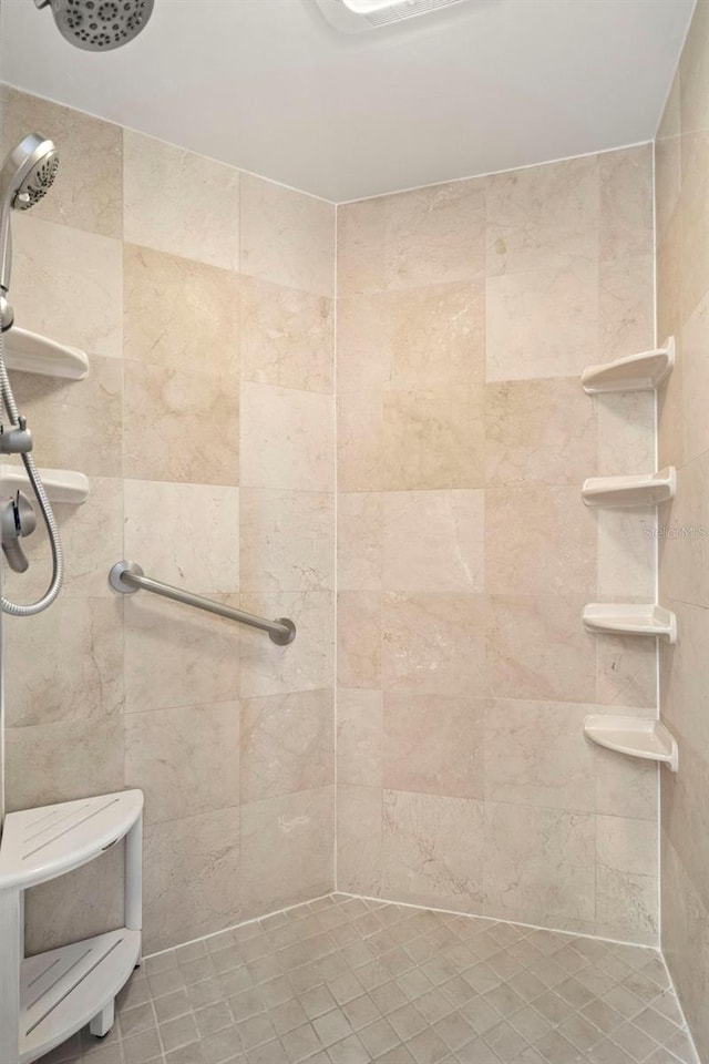 5782 Westshore Dr, New Port Richey, FL 34652 - full bath featuring a tile shower