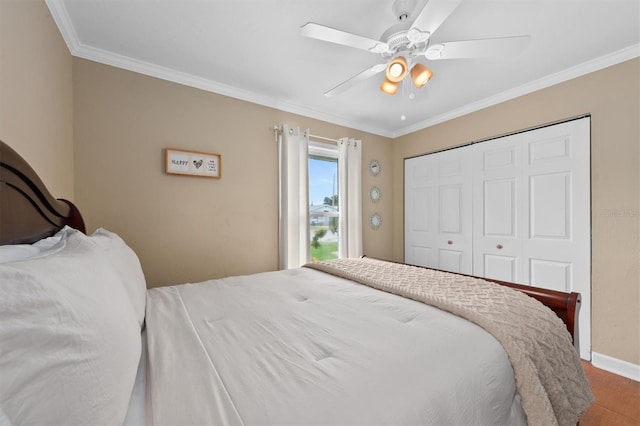 3905 31st Ave W, Bradenton, FL 34205 - bedroom with crown molding, a closet, and ceiling fan
