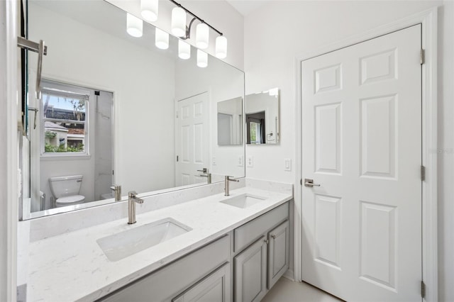17802 Mission Oak Dr, Lithia, FL 33547 - full bath with toilet and double vanity
