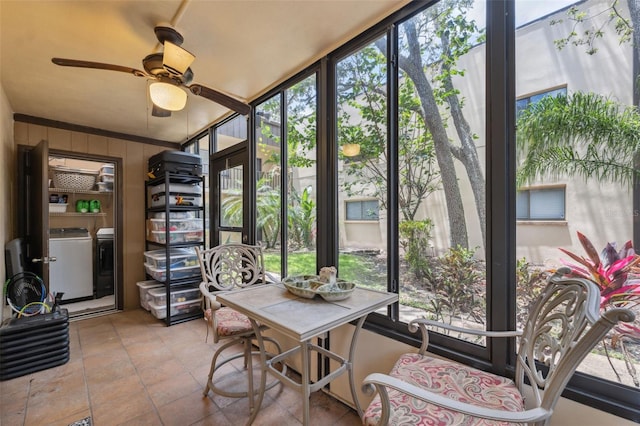11809 Raintree Lake Ln Unit A, Tampa, FL 33617 - sunroom with washing machine and clothes dryer, healthy amount of natural light, and ceiling fan