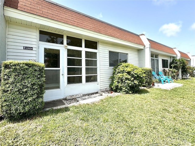 13926 Mission Oaks Blvd, Seminole, FL 33776 - view of grassy yard