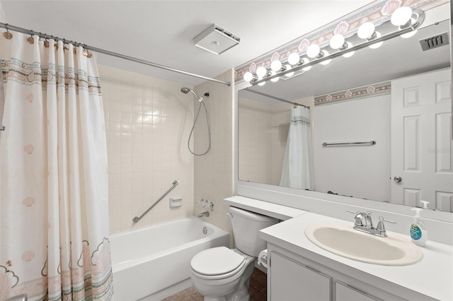 2699 Pine Ridge Way E Unit H2, Palm Harbor, FL 34684 - full bath featuring shower / bath combination with curtain and vanity