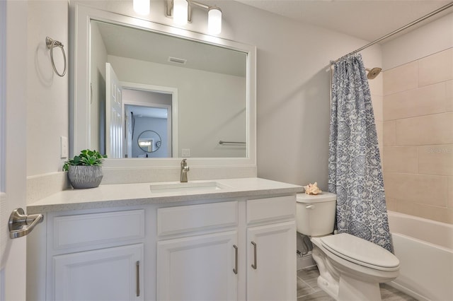 5511 Del Coronado Dr, Apollo Beach, FL 33572 - bathroom with toilet, vanity, and shower / bathtub combination with curtain