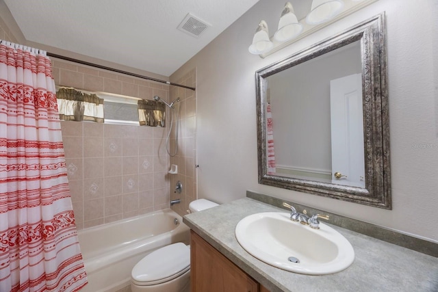 5519 Reflections Blvd, Lutz, FL 33558 - full bathroom featuring shower / tub combo with curtain, toilet, and vanity
