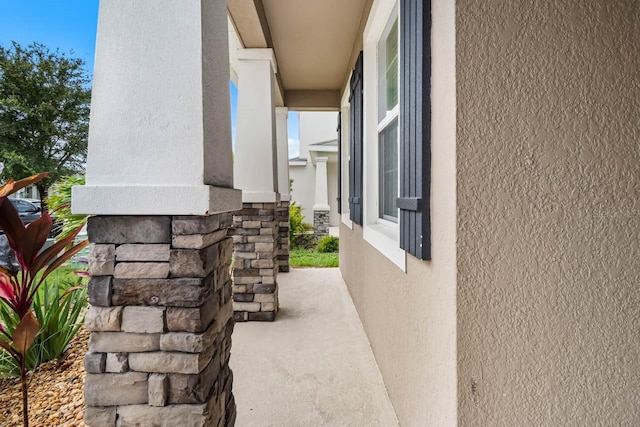 5006 Jackel Chase Dr, Wimauma, FL 33598 - view of covered porch