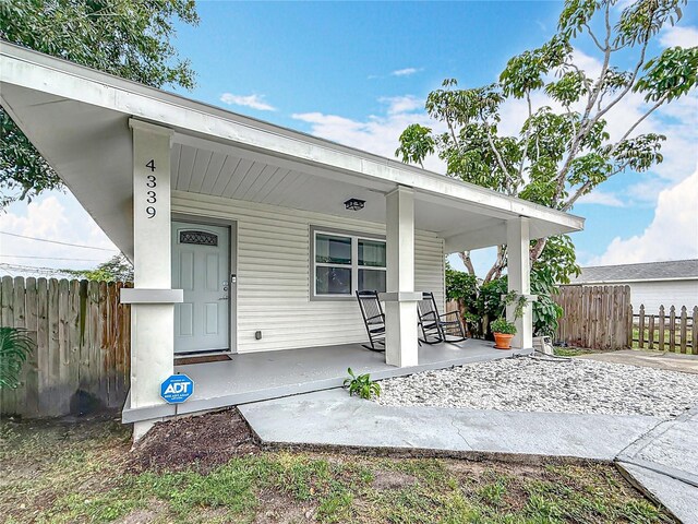 4339 58th Ave N, Saint Petersburg, FL 33714 - photo 6