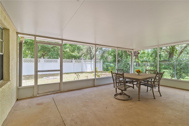 39721 Meadowood Loop, Zephyrhills, FL 33542 - sunroom / solarium with outdoor dining area