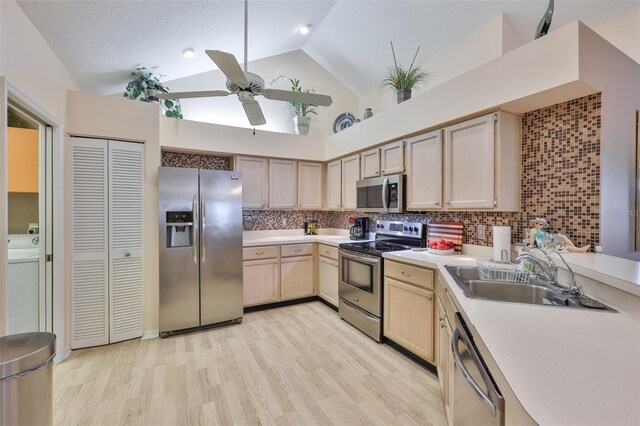 1111 Golfview Woods Dr Unit 1111, Sun City Center, FL 33573 - kitchen featuring stainless steel appliances, light brown cabinetry, a sink, ceiling fan, and light wood finished floors